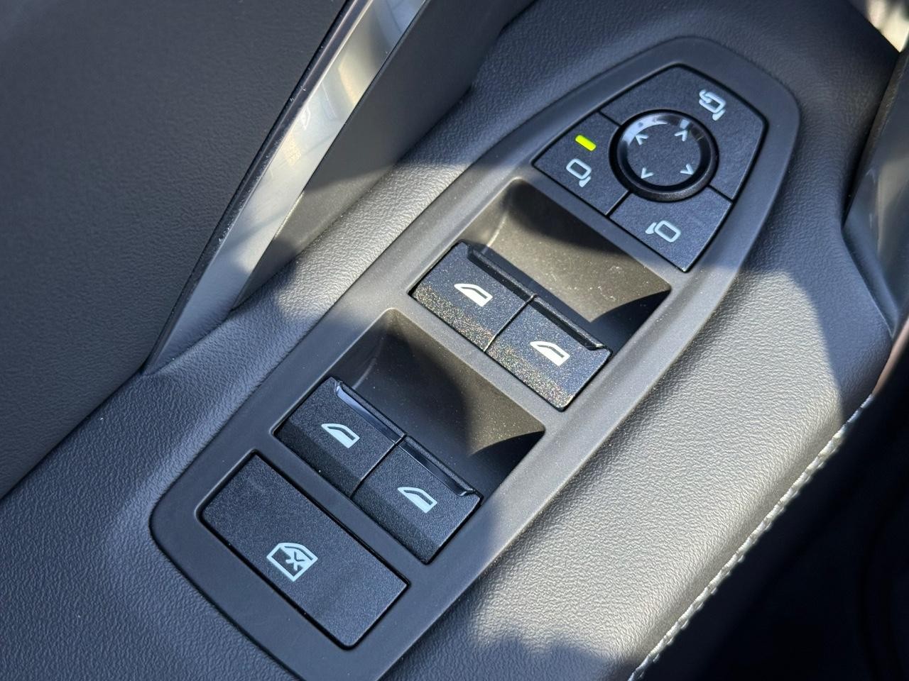 BMW X1 Vehicle Image 15