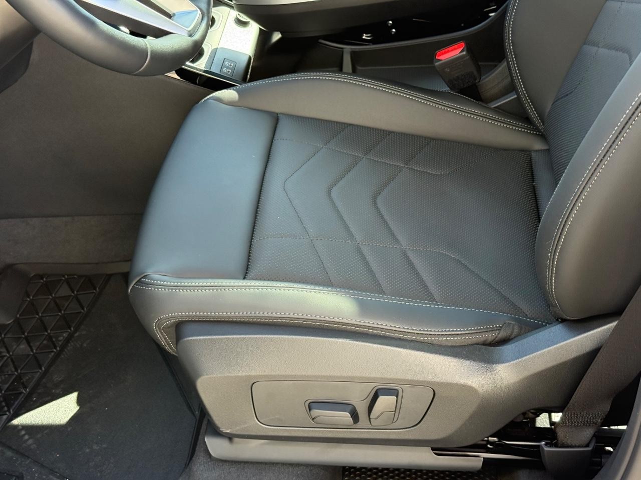 BMW X1 Vehicle Image 16