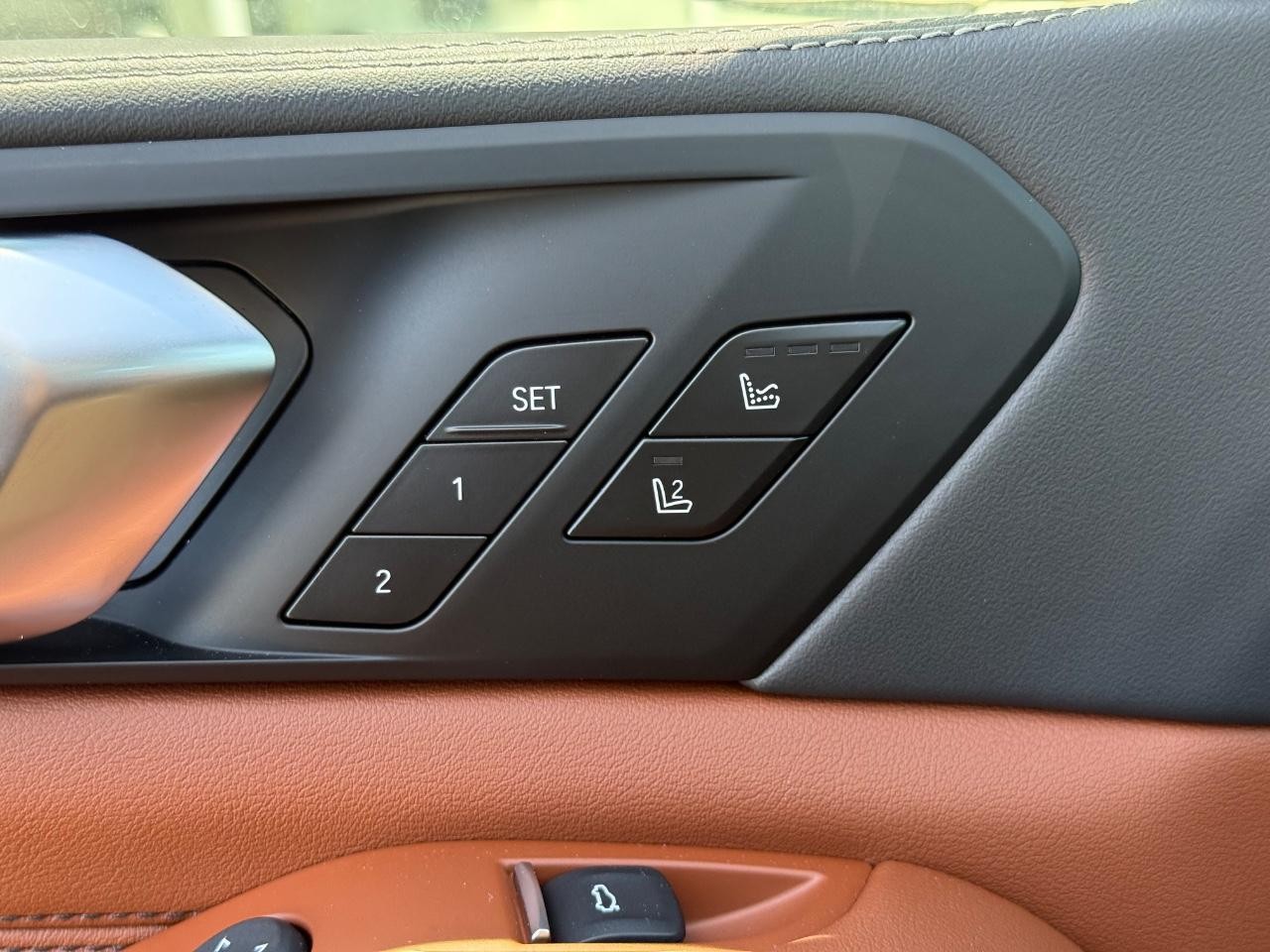 BMW X5 Vehicle Image 11