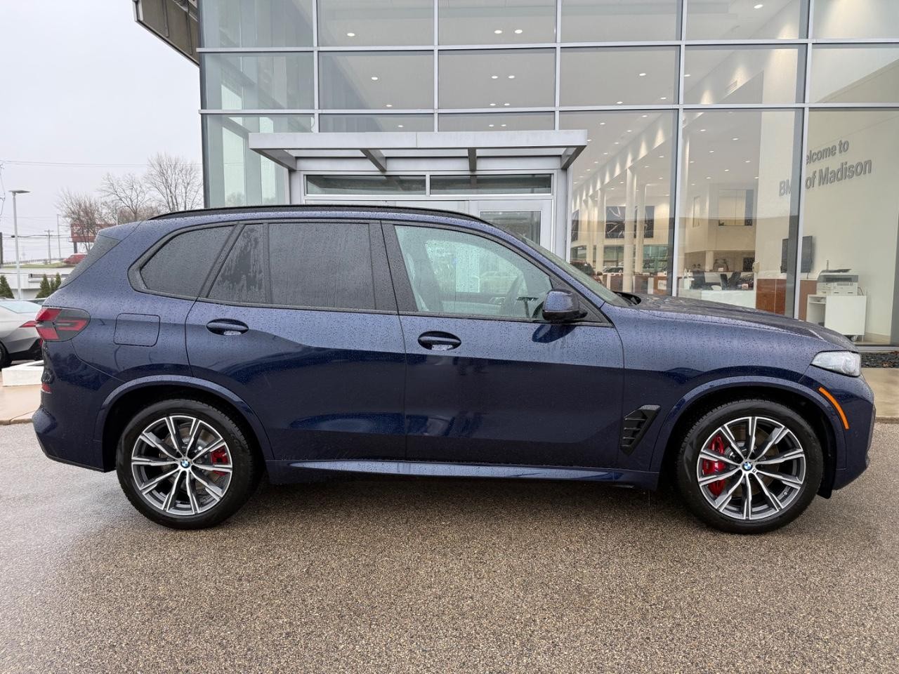 BMW X5 Vehicle Image 02
