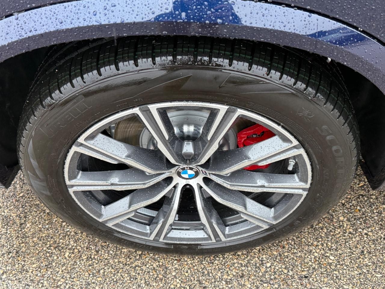 BMW X5 Vehicle Image 04