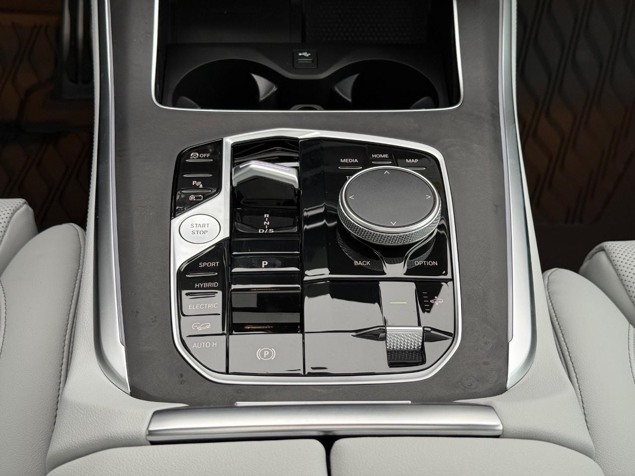 BMW X5 Vehicle Image 08