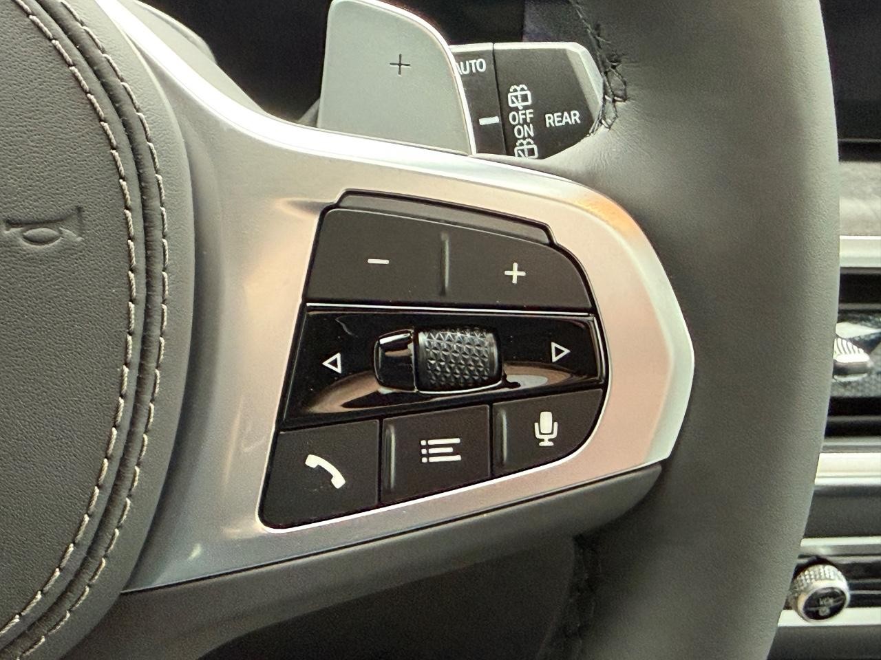 BMW X5 Vehicle Image 12