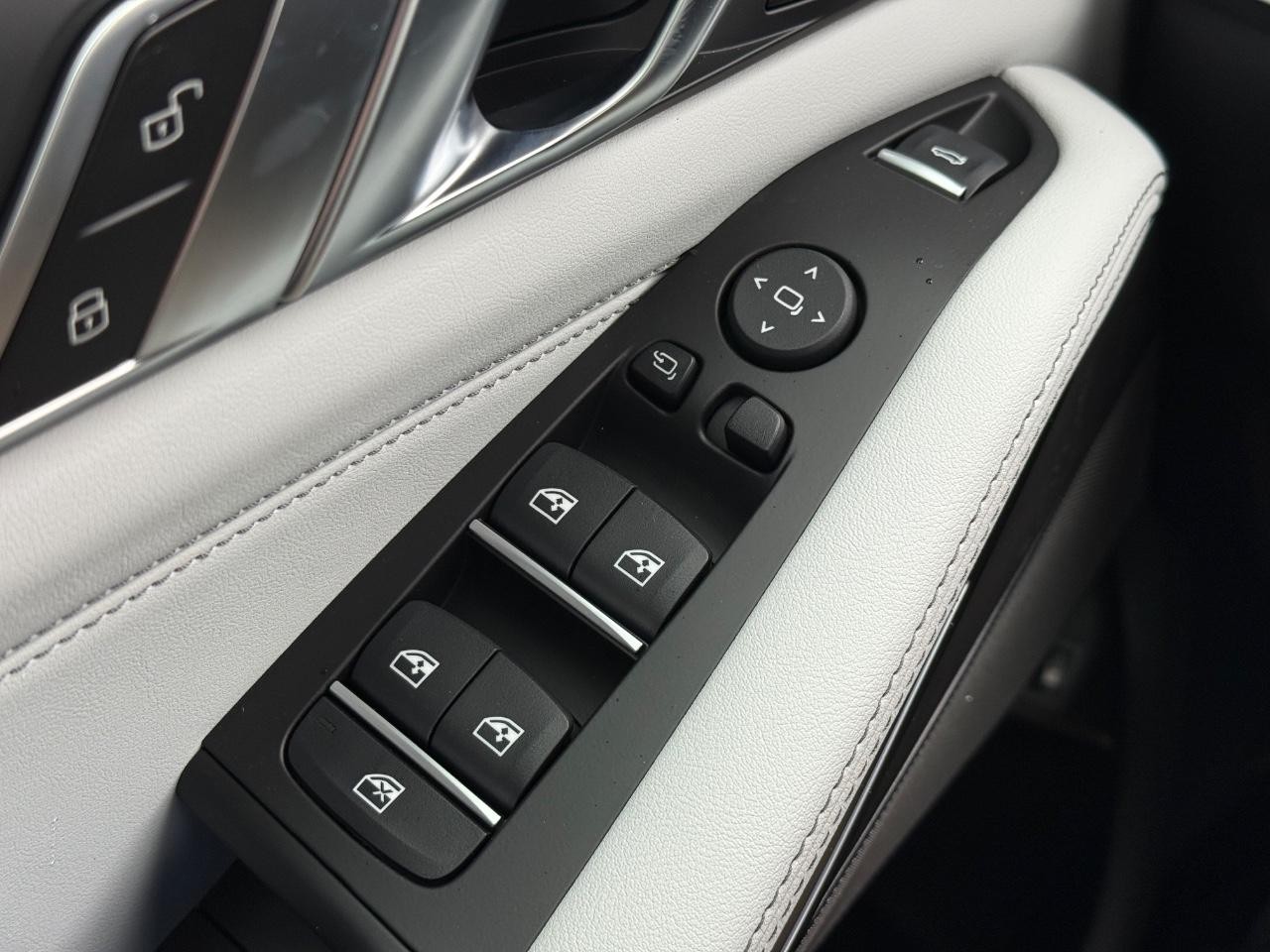 BMW X5 Vehicle Image 15