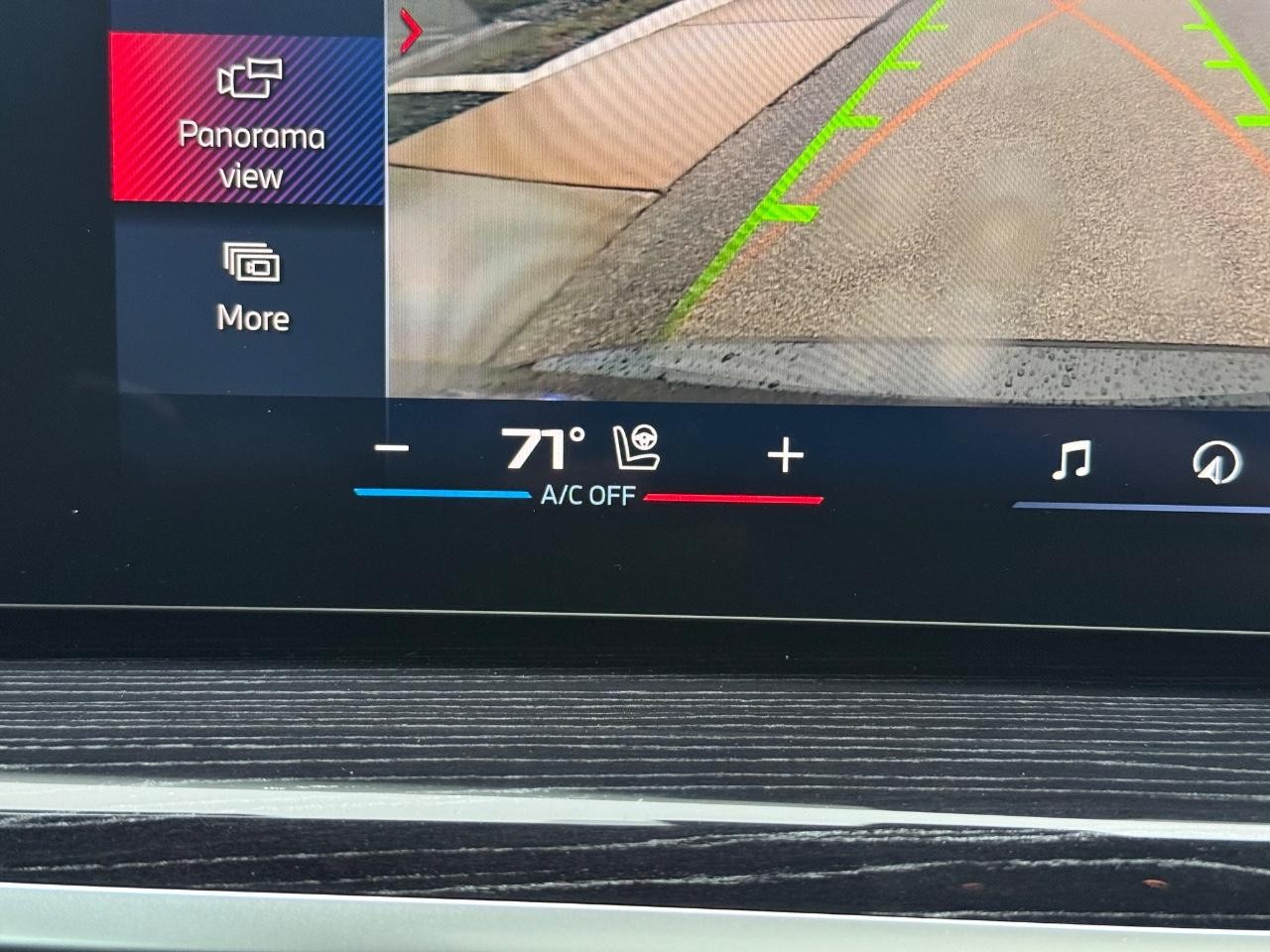 BMW X5 Vehicle Image 14