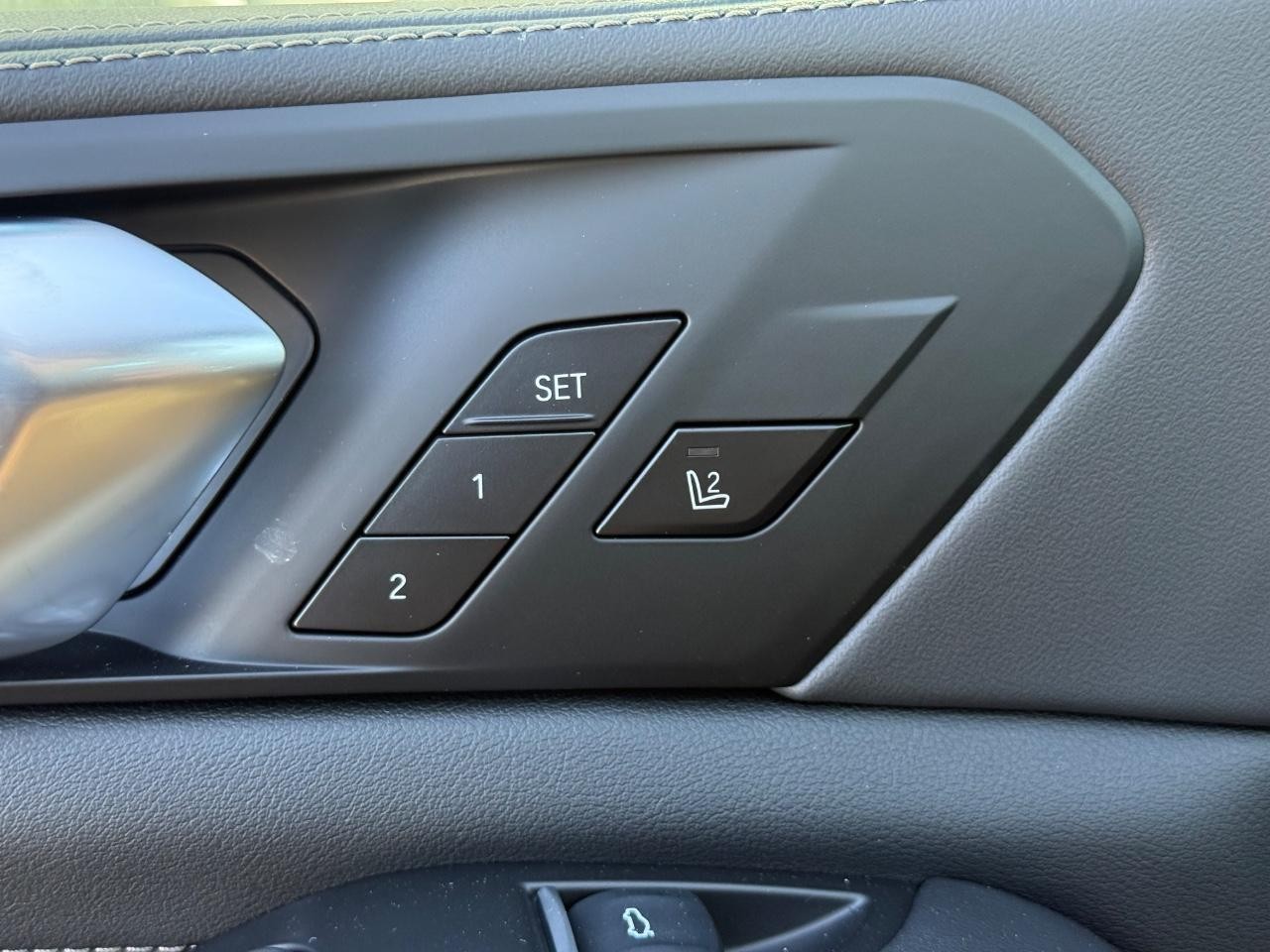 BMW X5 Vehicle Image 11