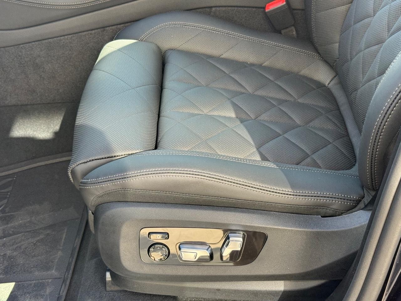 BMW X5 Vehicle Image 17