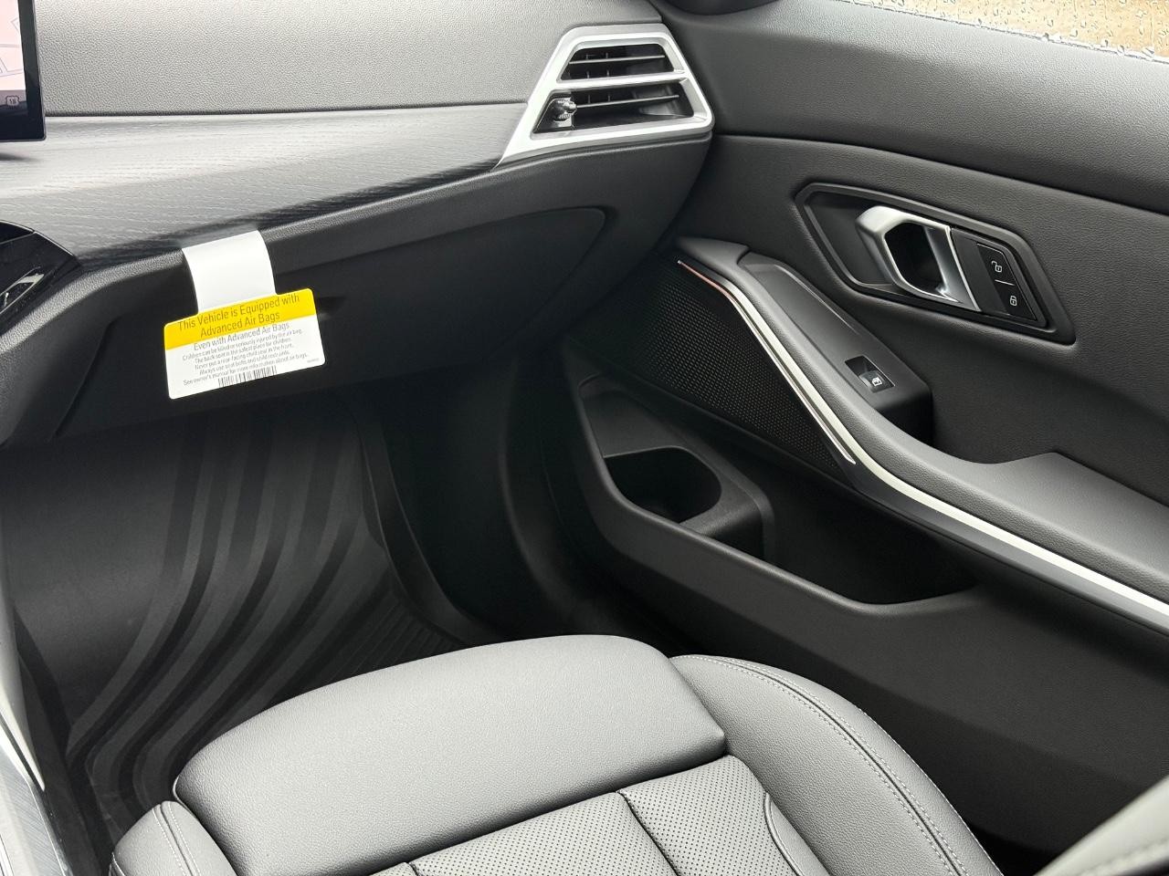 BMW 3 Series Vehicle Image 10