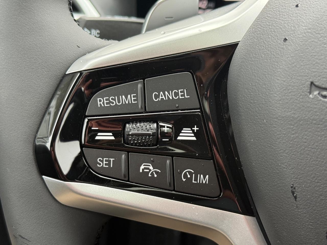 BMW 3 Series Vehicle Image 11