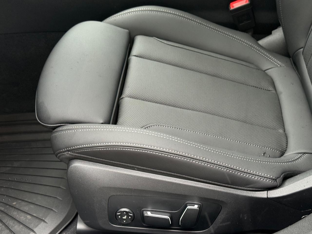 BMW 3 Series Vehicle Image 17