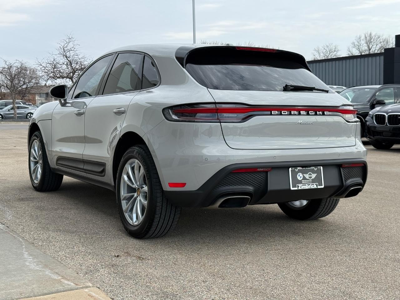 Porsche Macan Vehicle Image 05