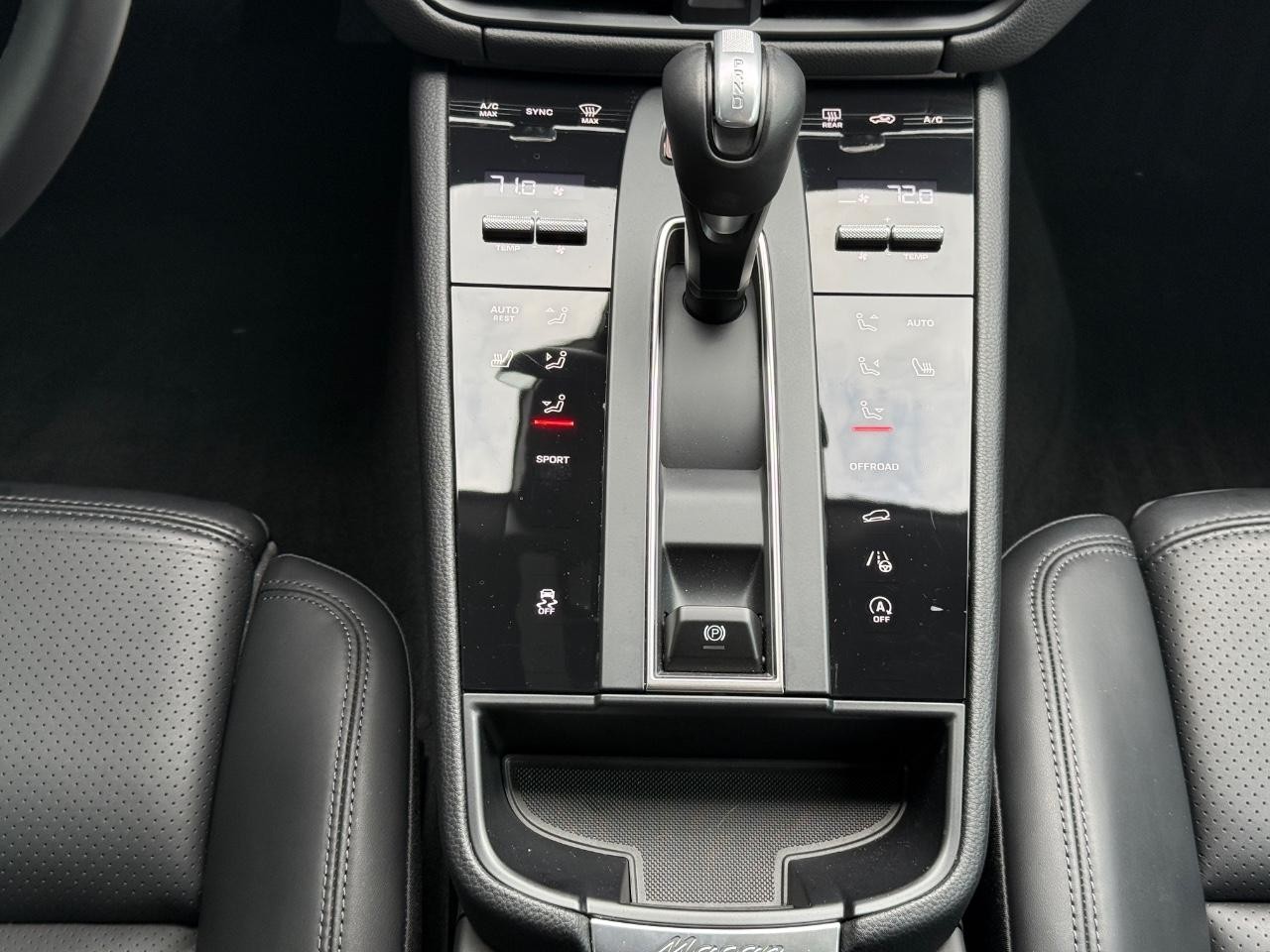 Porsche Macan Vehicle Image 12