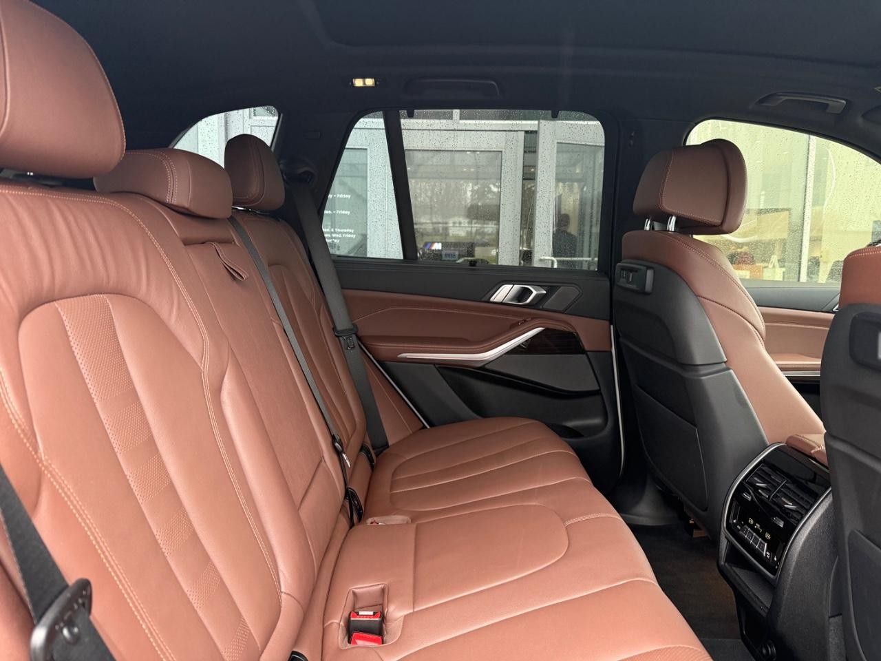 BMW X5 Vehicle Image 09