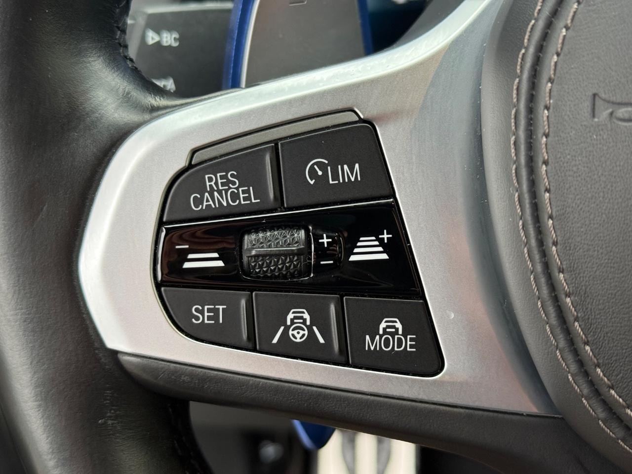 BMW X5 Vehicle Image 16