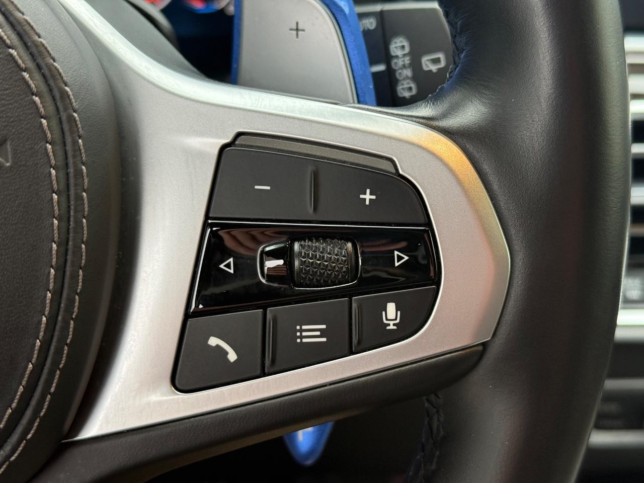 BMW X5 Vehicle Image 17