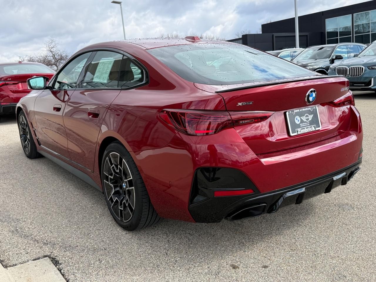 BMW 4 Series Vehicle Full-screen Gallery Image 05