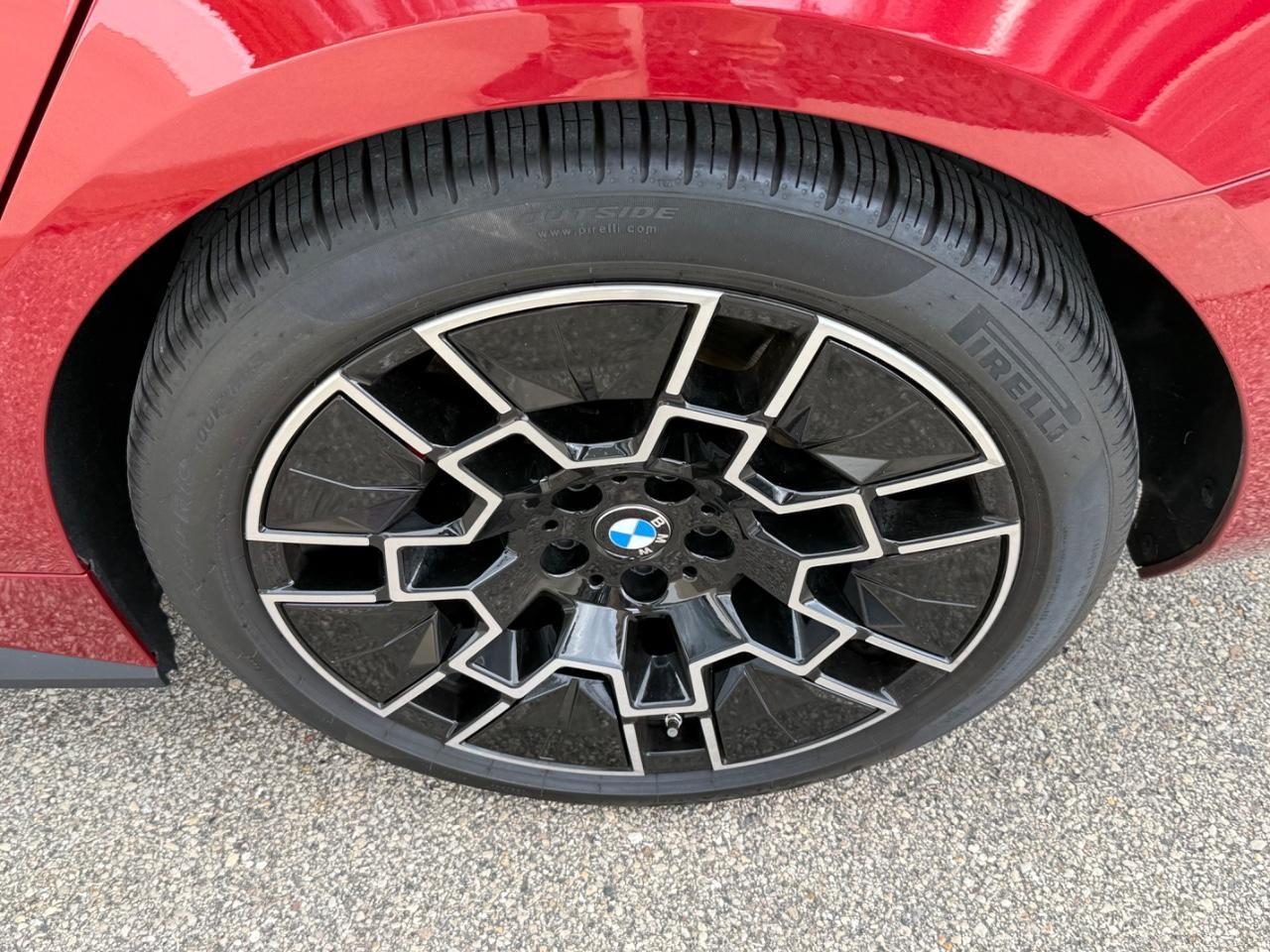 BMW 4 Series Vehicle Full-screen Gallery Image 06