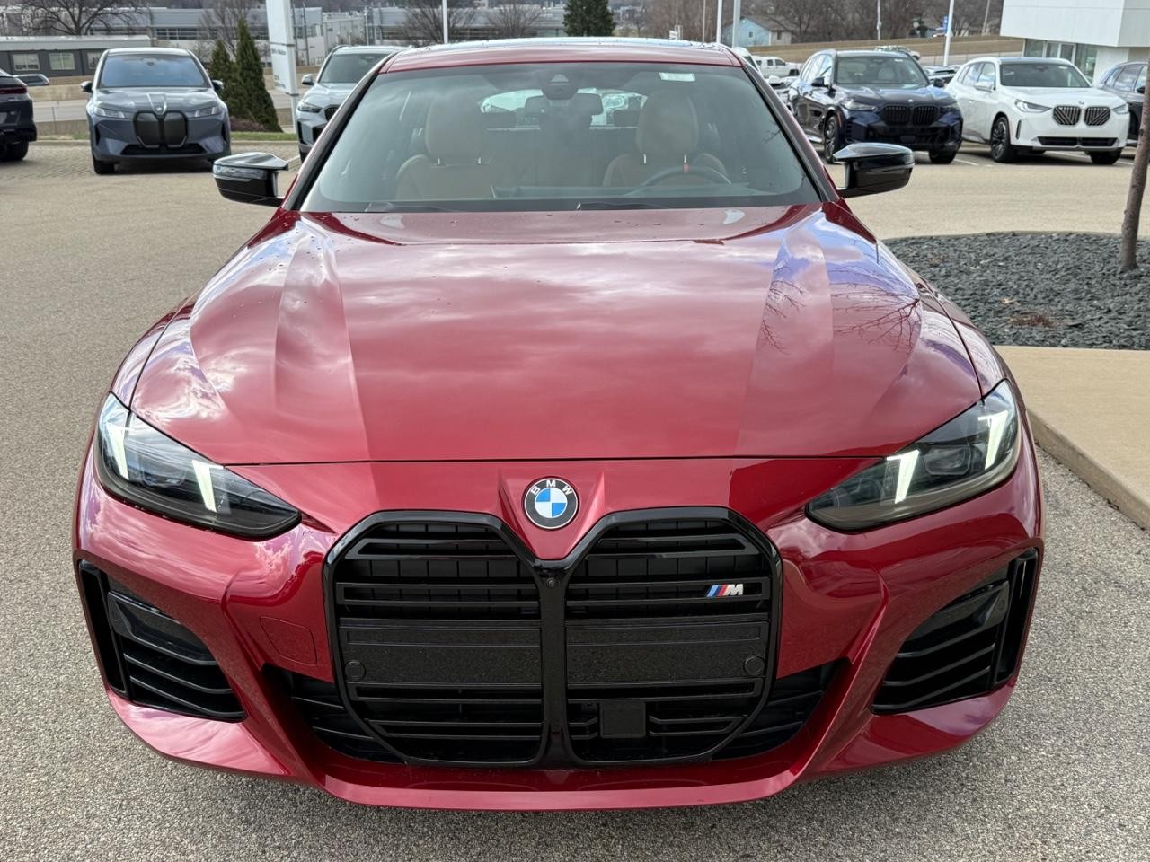 BMW 4 Series Vehicle Full-screen Gallery Image 08