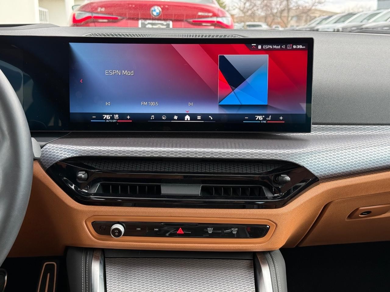 BMW 4 Series Vehicle Full-screen Gallery Image 11