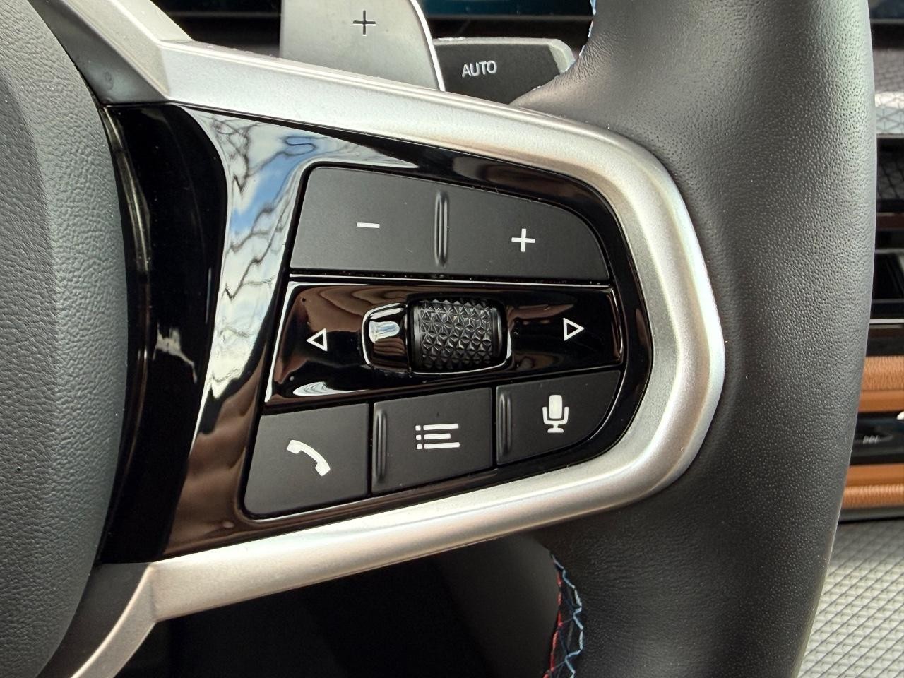 BMW 4 Series Vehicle Full-screen Gallery Image 17