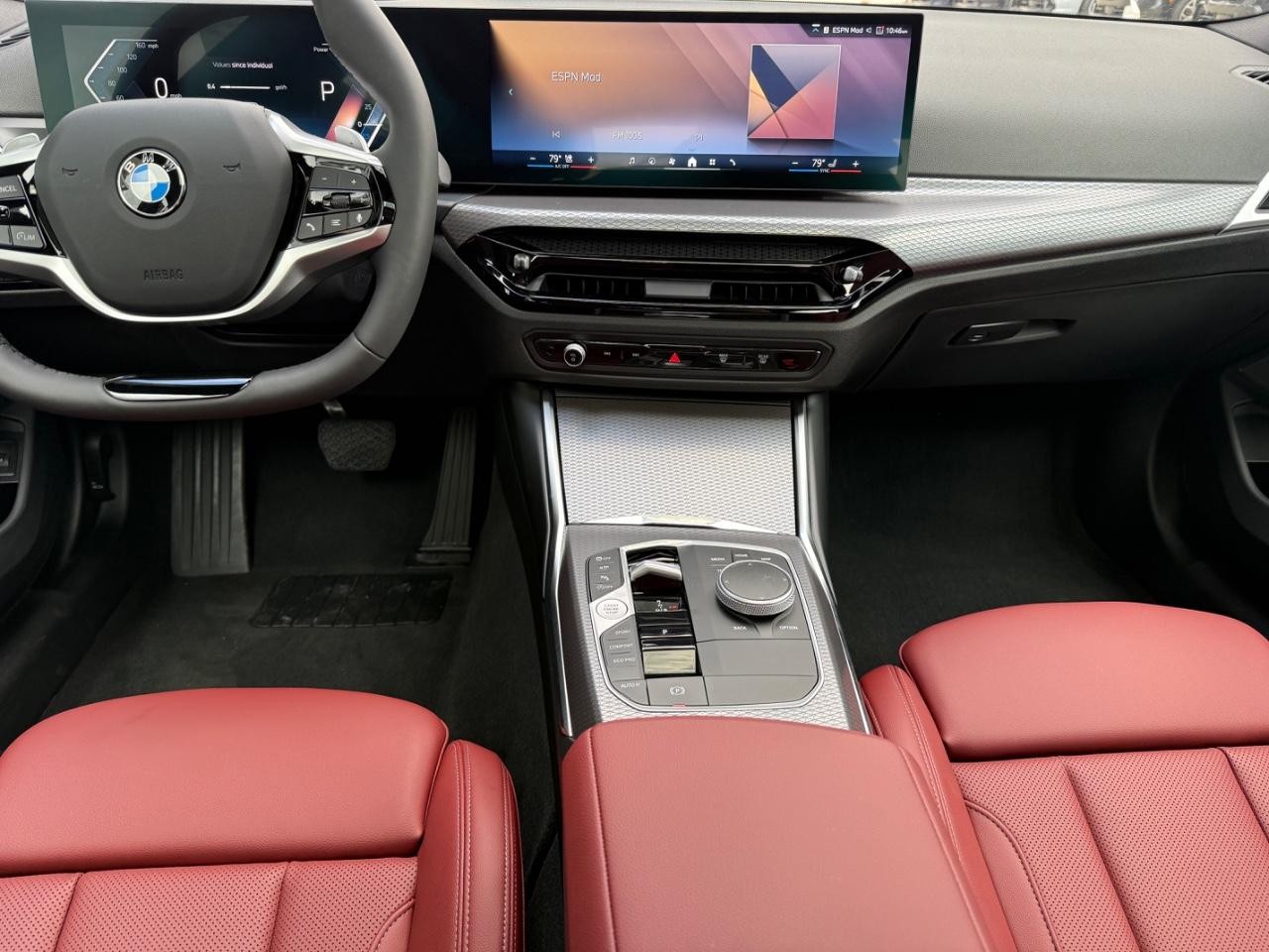 BMW 3 Series Vehicle Full-screen Gallery Image 11