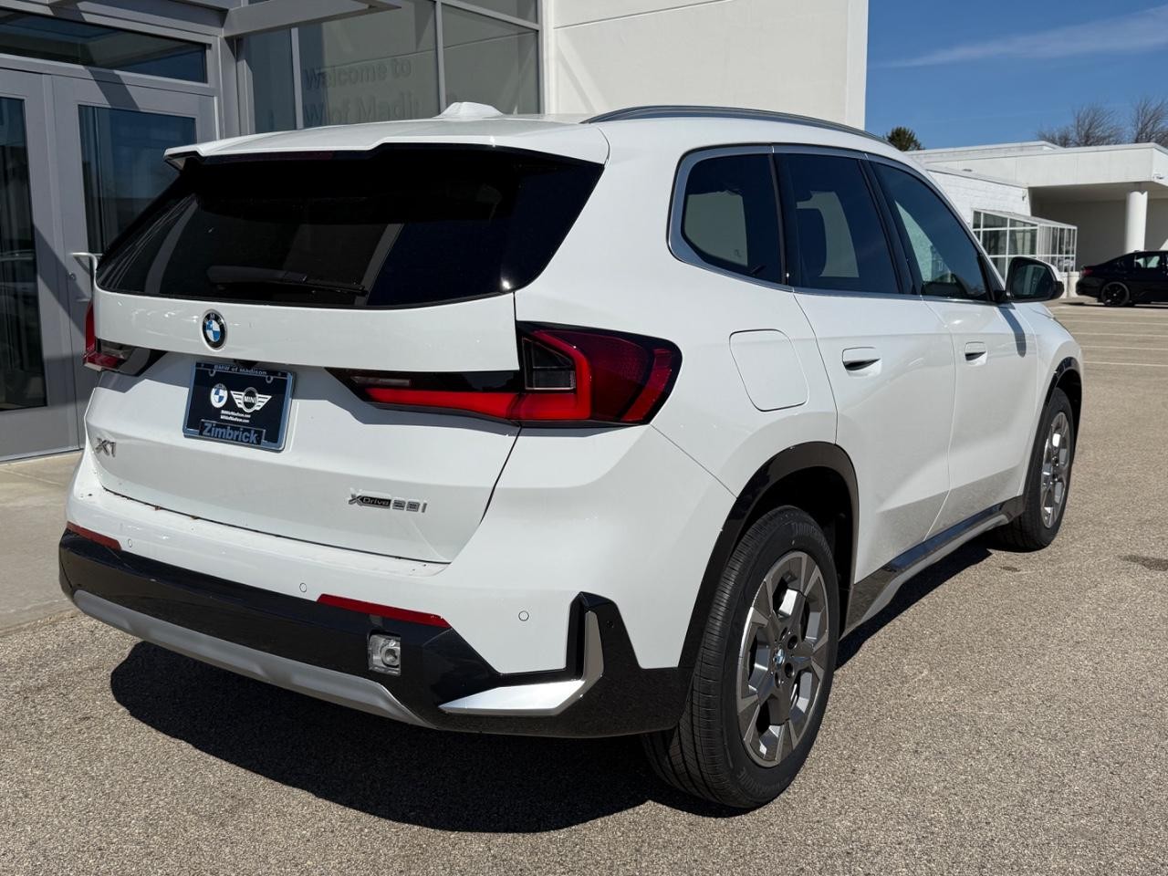 BMW X1 Vehicle Image 03