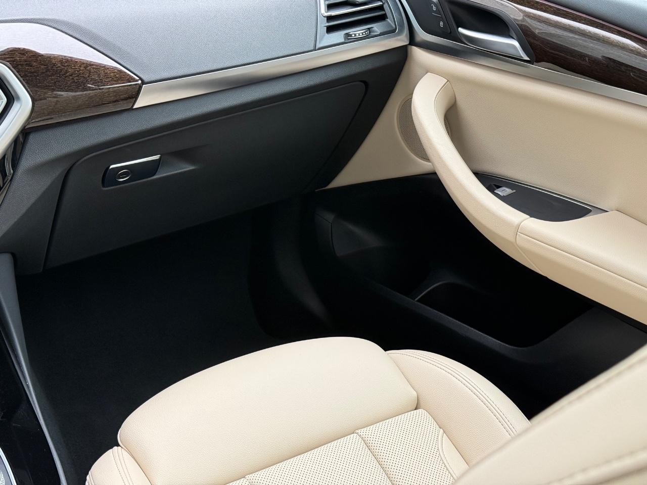 BMW X3 Vehicle Image 14