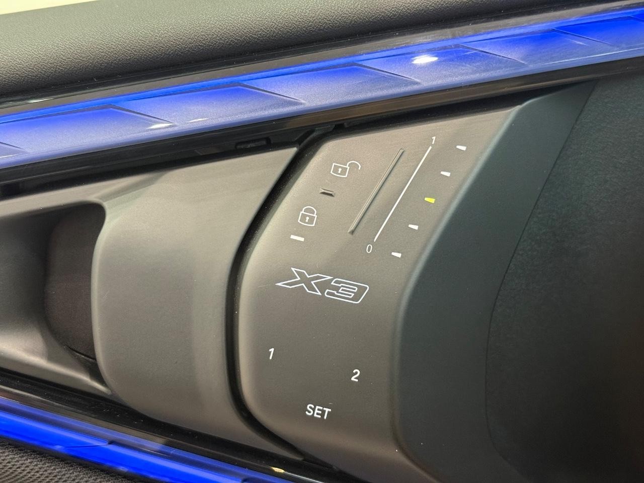 BMW X3 Vehicle Image 14