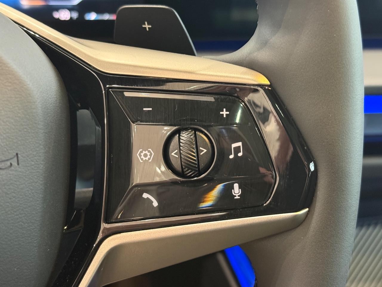 BMW X3 Vehicle Image 16