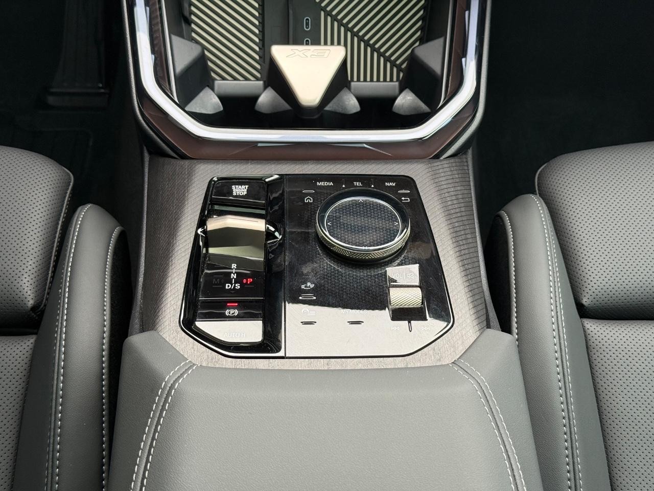 BMW X3 Vehicle Image 12