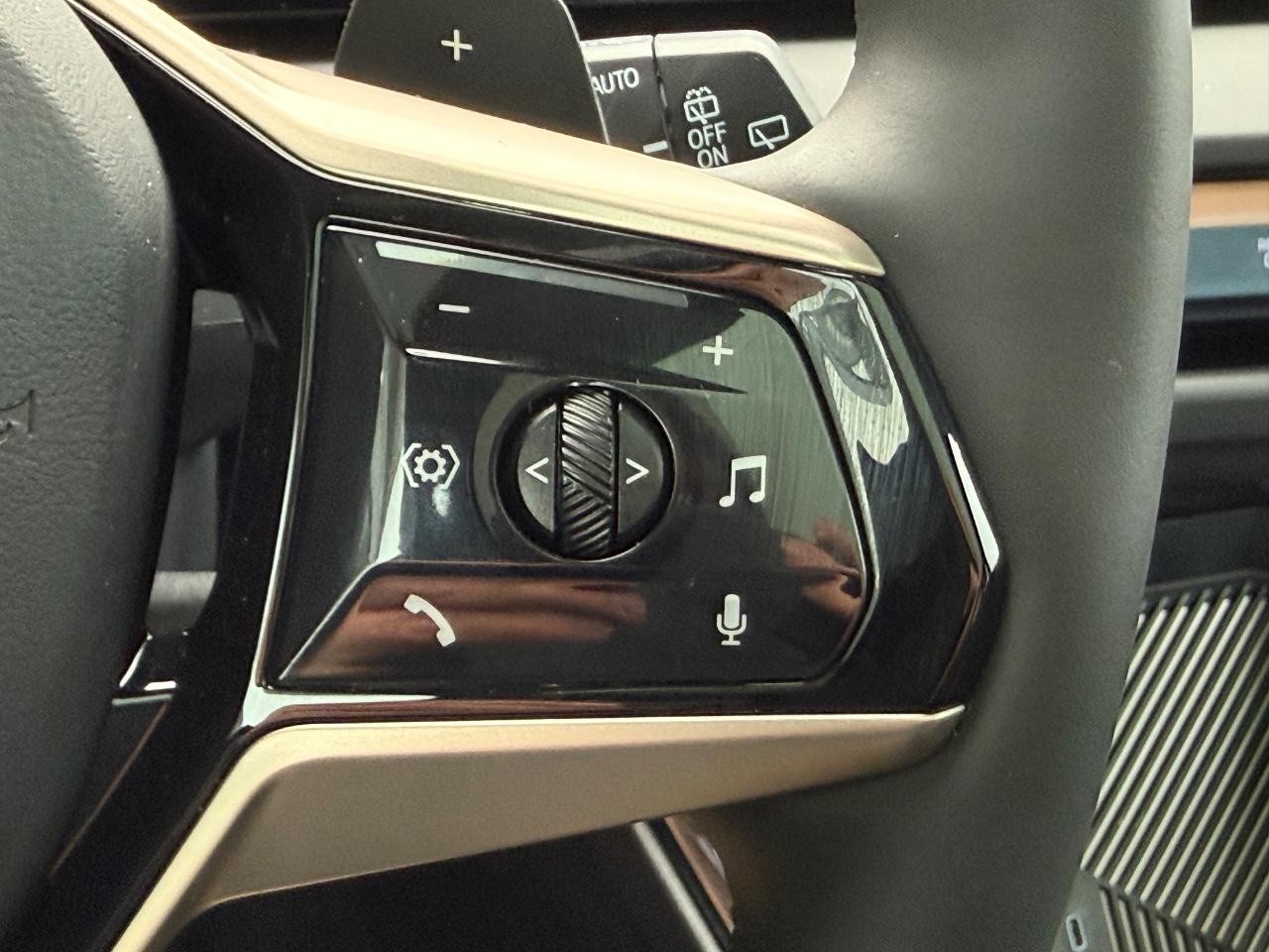 BMW X3 Vehicle Image 16