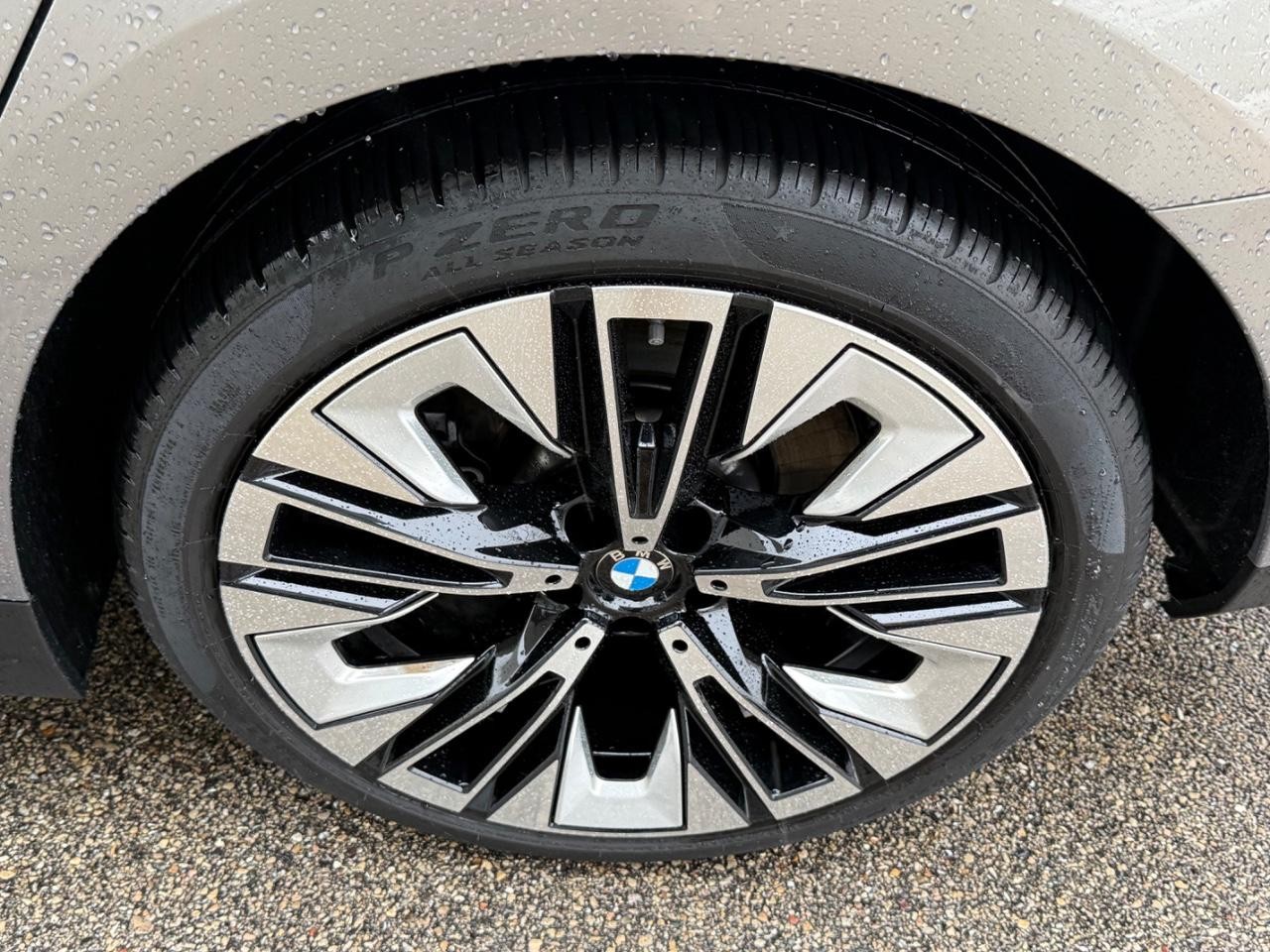 BMW 5 Series Vehicle Image 07