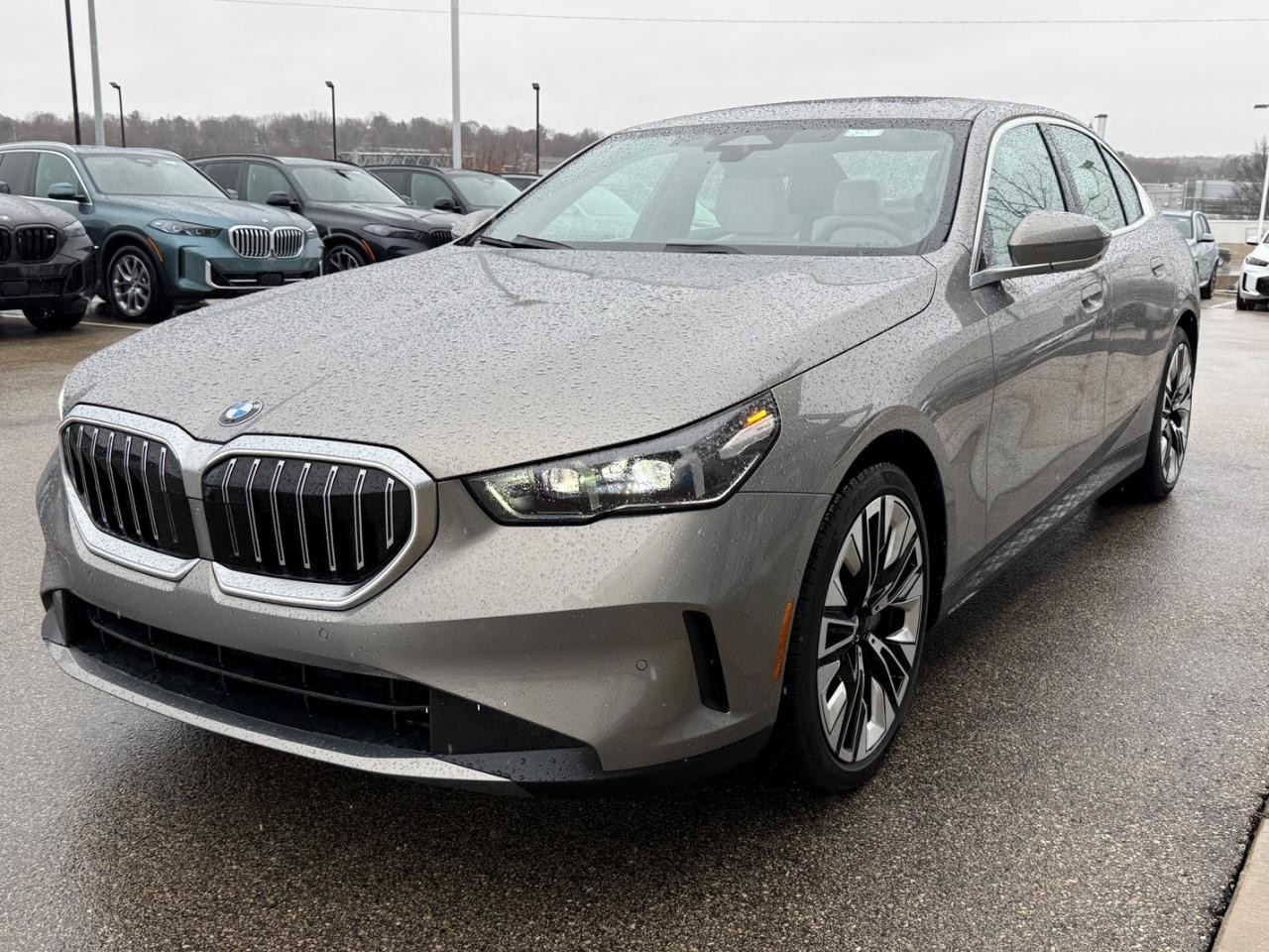 BMW 5 Series Vehicle Image 08