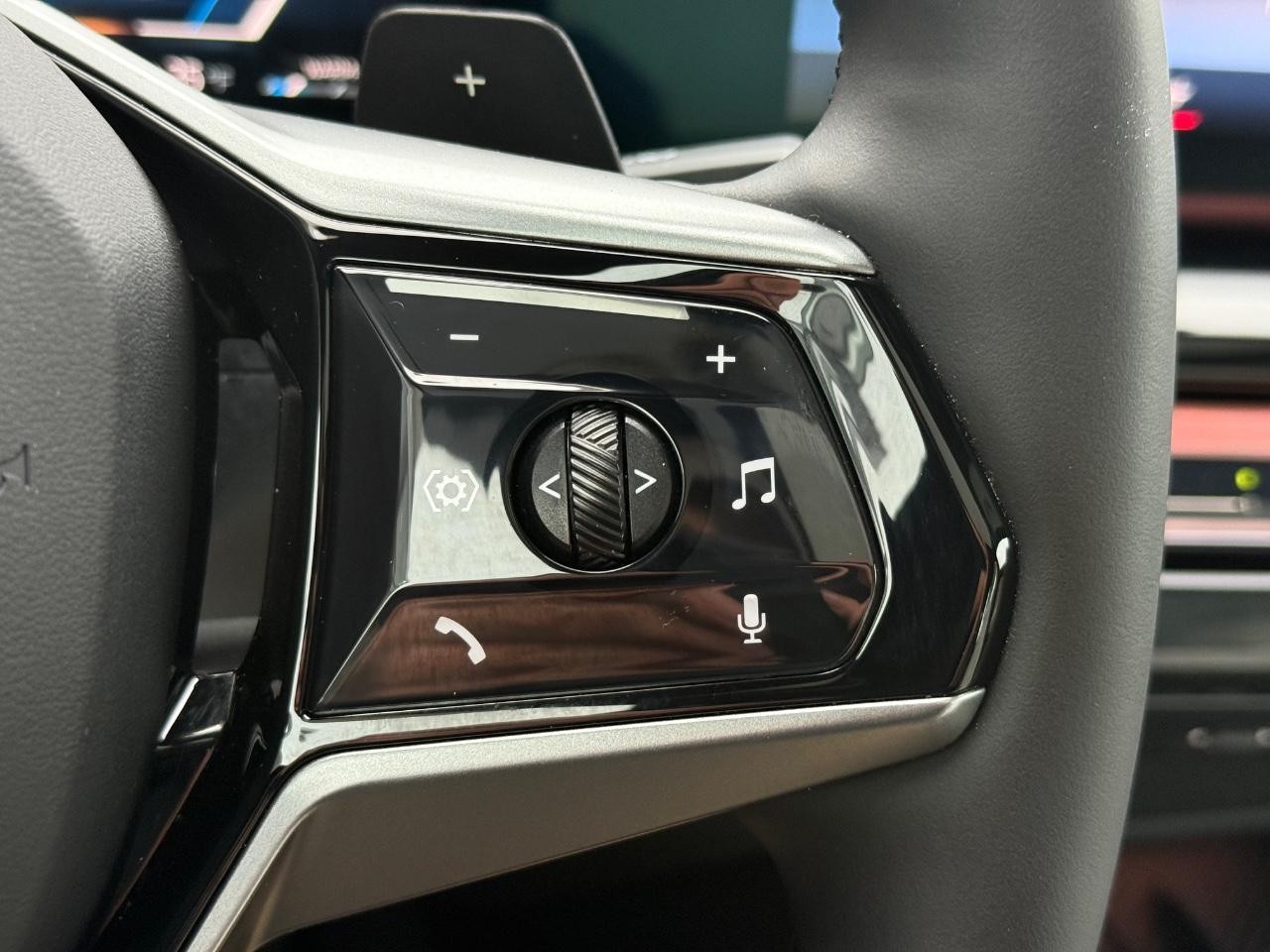 BMW 5 Series Vehicle Image 17