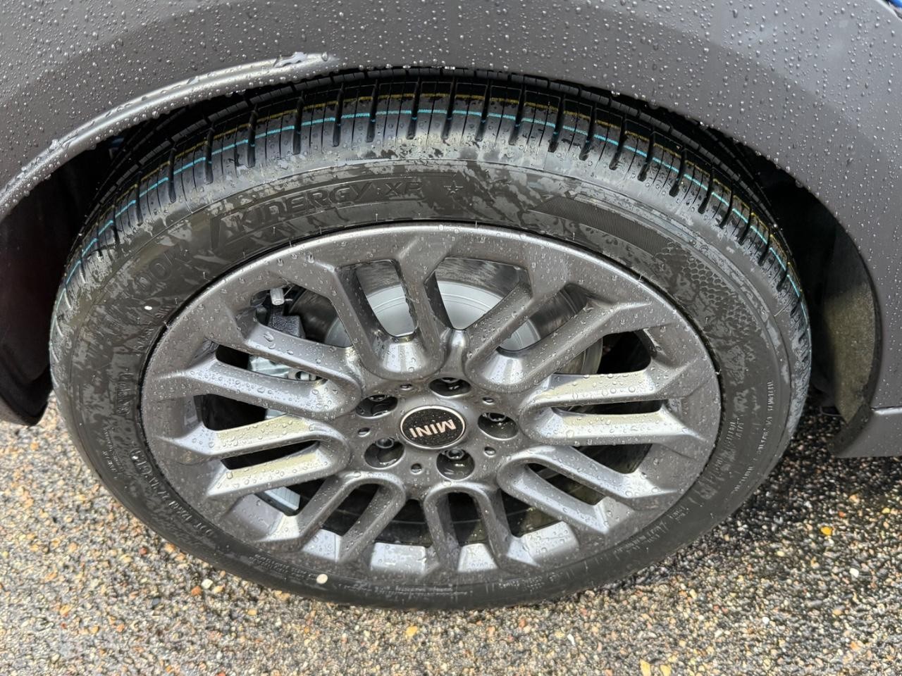 MINI Hardtop 2 Door Vehicle Image 04