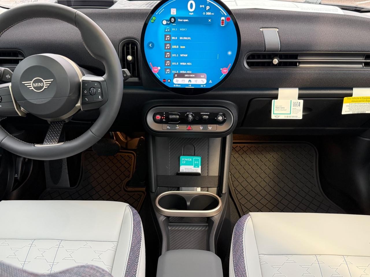 MINI Hardtop 2 Door Vehicle Image 06