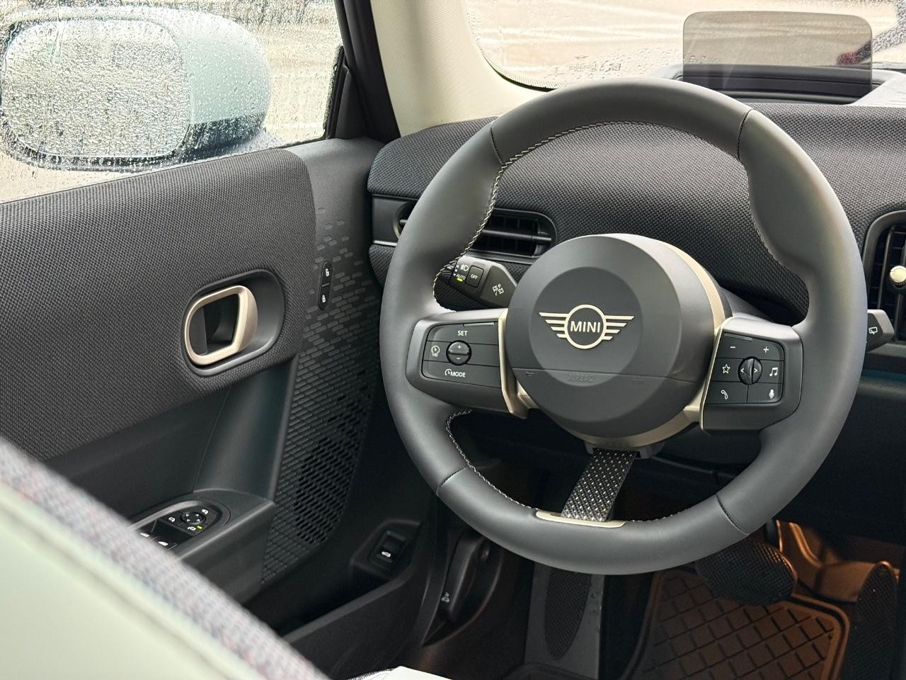 MINI Hardtop 2 Door Vehicle Image 08