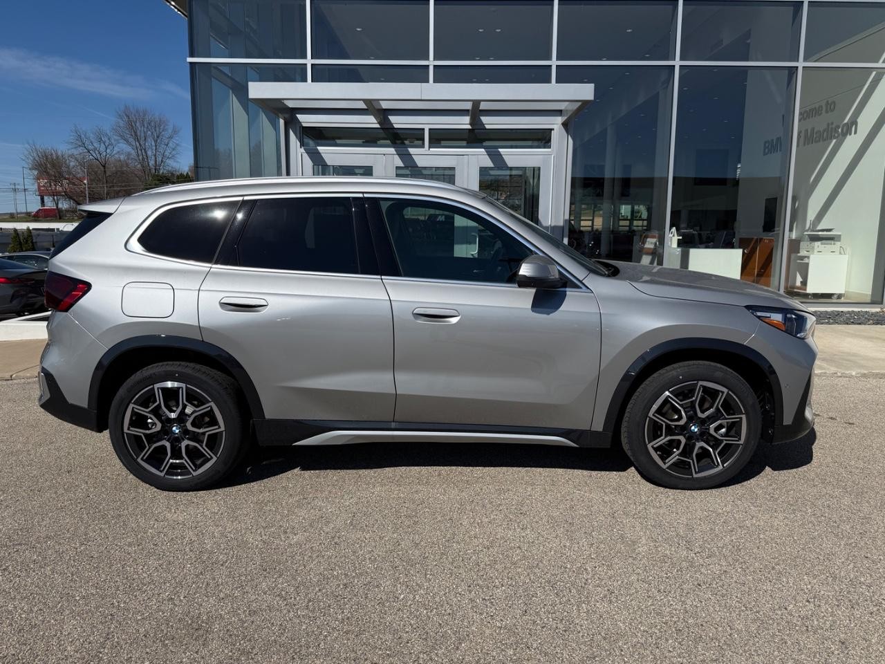 BMW X1 Vehicle Image 02