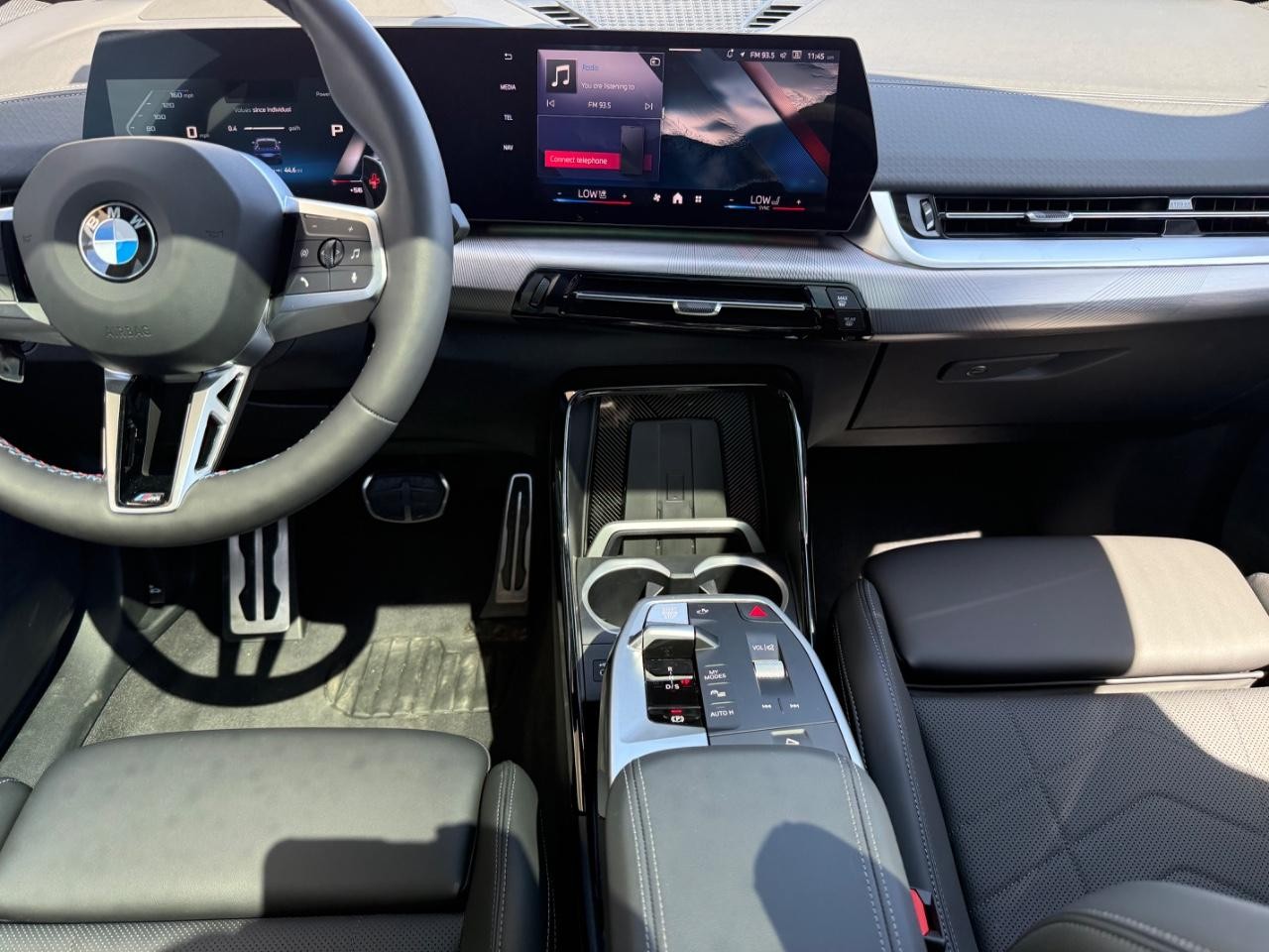 BMW X2 Vehicle Full-screen Gallery Image 06