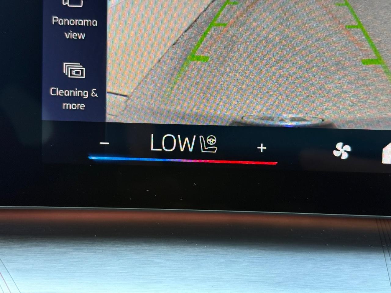 BMW X2 Vehicle Full-screen Gallery Image 16