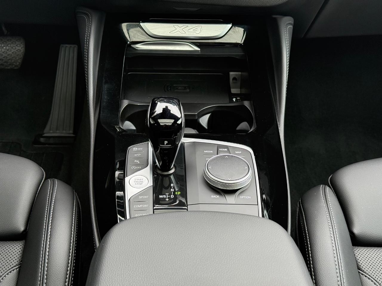 BMW X4 Vehicle Image 13