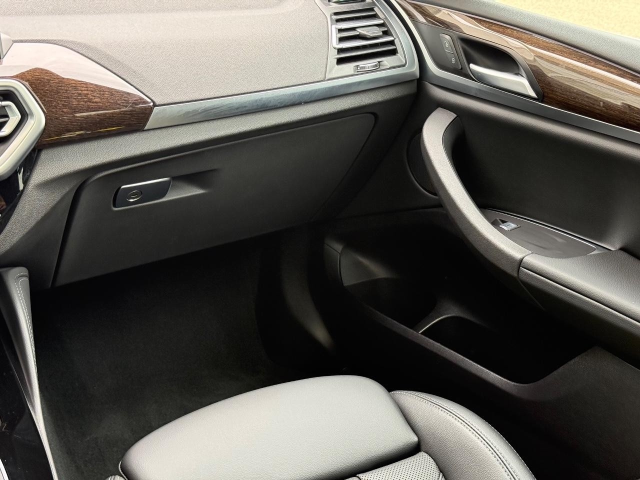 BMW X4 Vehicle Image 15