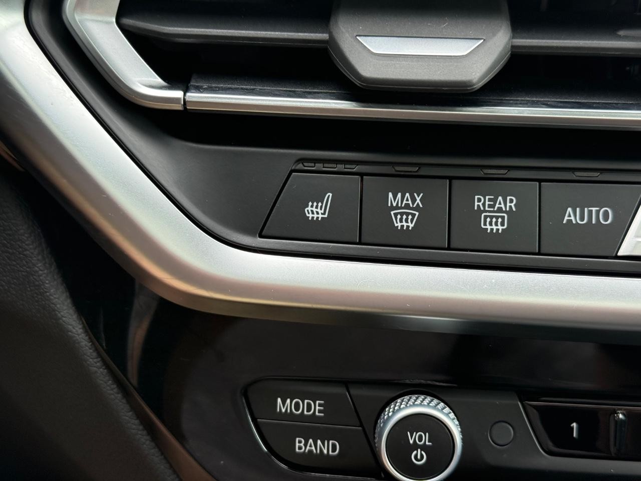 BMW X4 Vehicle Image 20