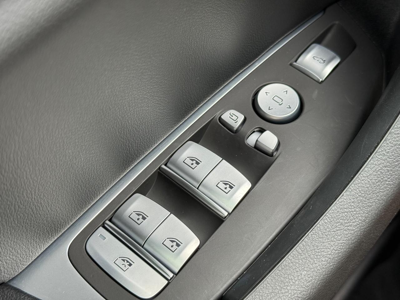 BMW X4 Vehicle Image 21