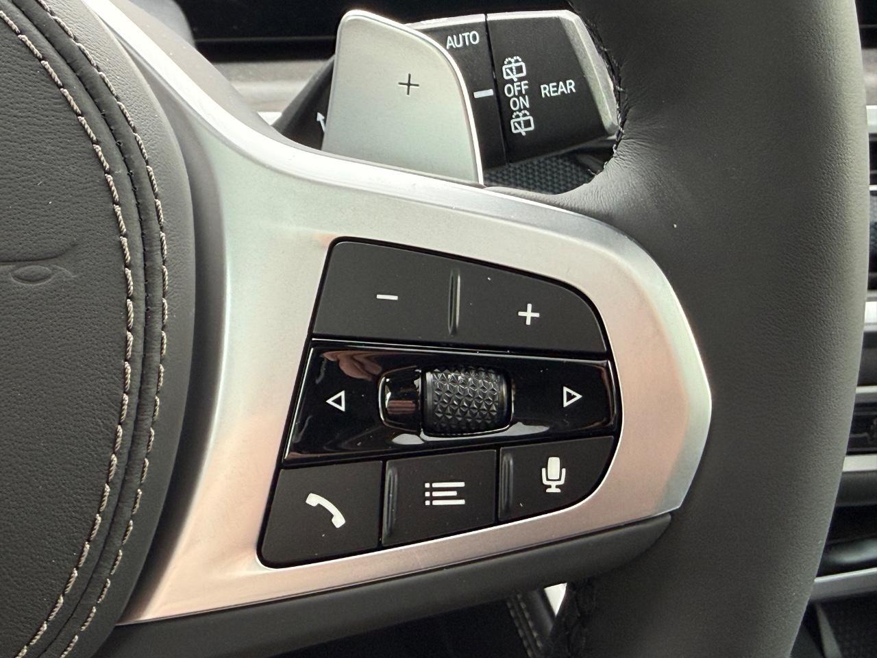 BMW X5 Vehicle Image 12
