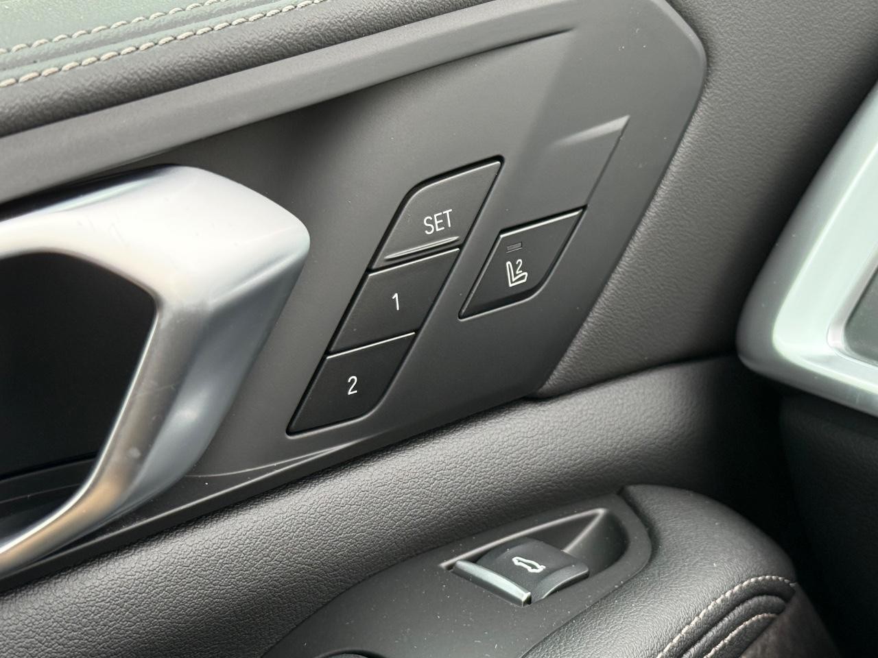BMW X5 Vehicle Image 17
