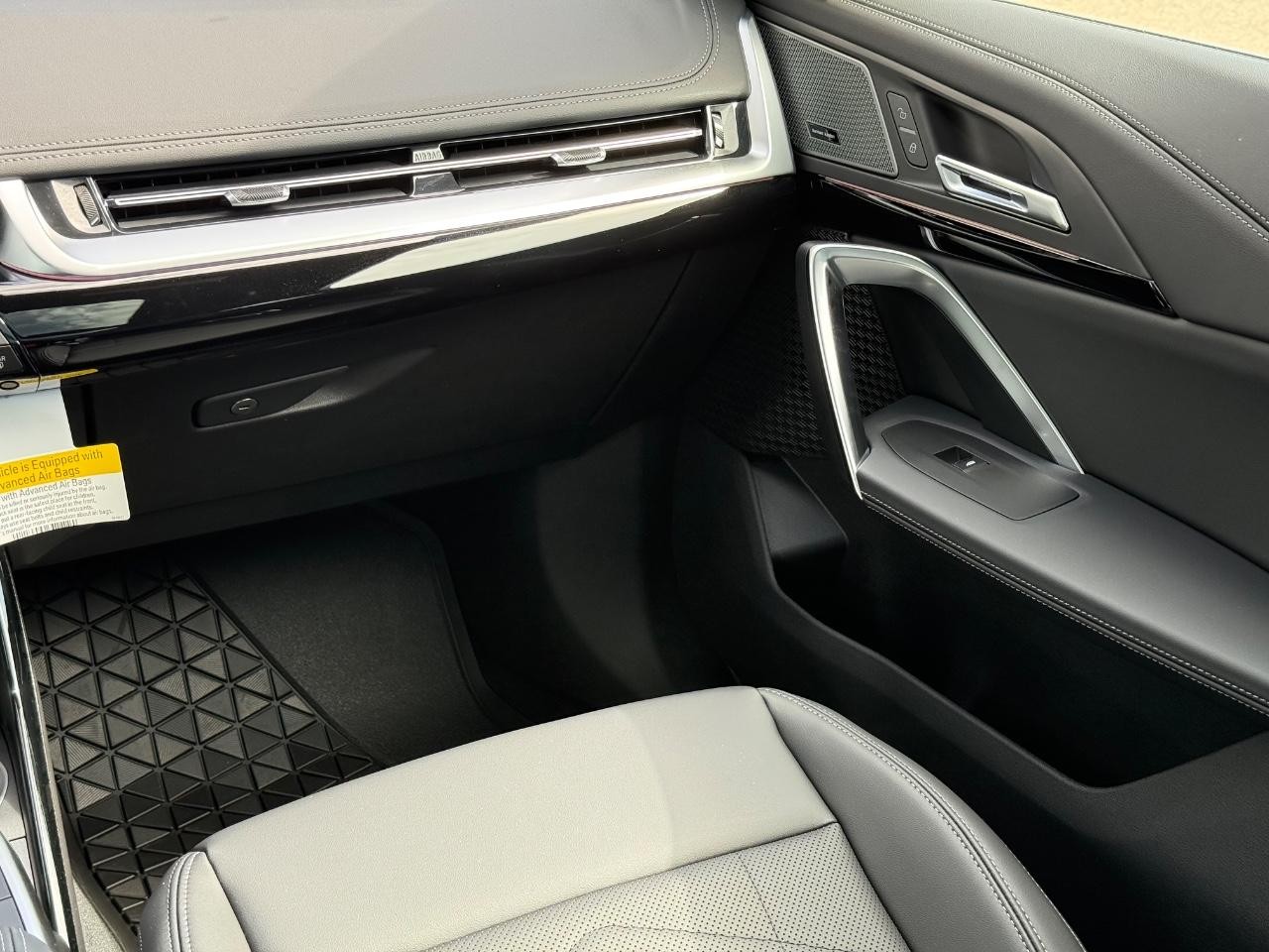 BMW X1 Vehicle Image 10