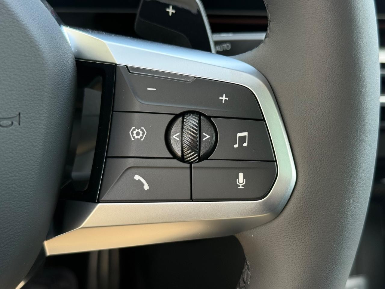 BMW X2 Vehicle Image 13