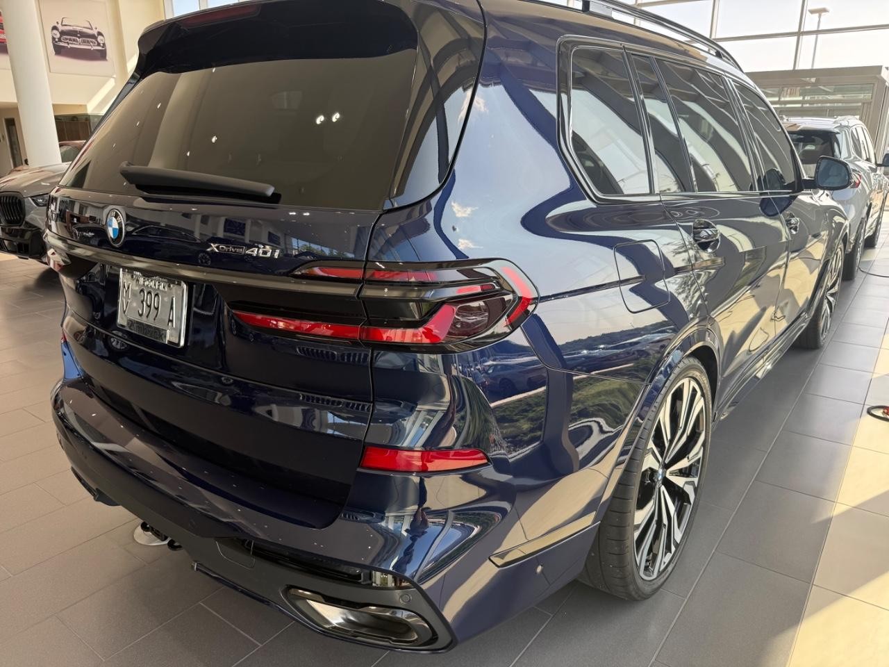 BMW X7 Vehicle Image 02