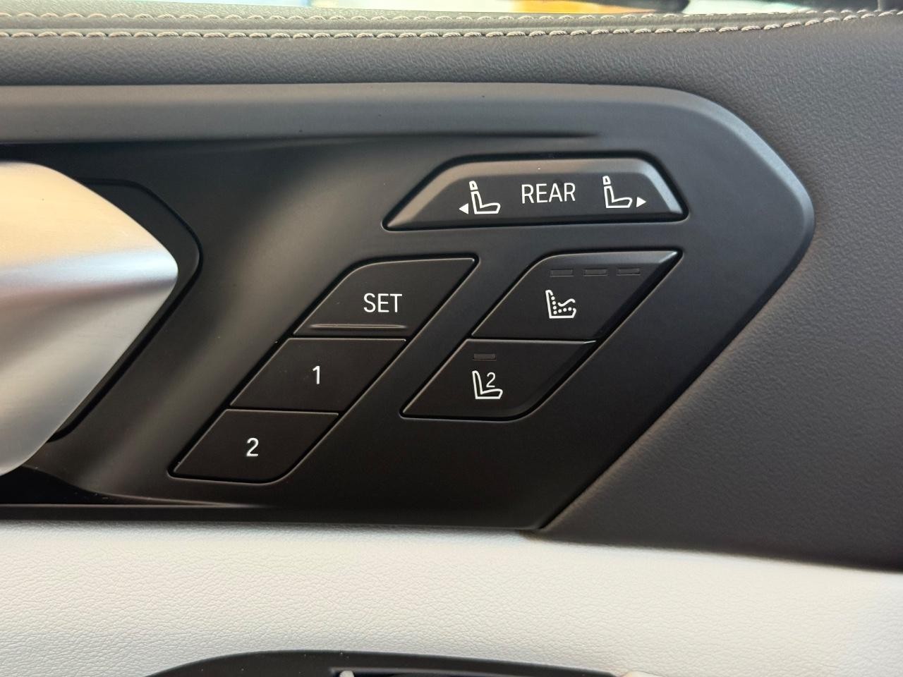 BMW X7 Vehicle Image 13